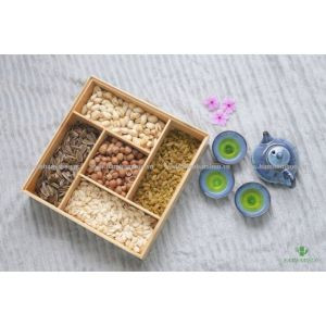 Hộp Đựng Mứt Tết Bằng Tre (Hình Vuông – 5 Ngăn)