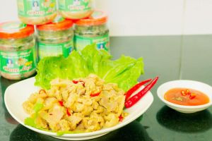 Thịt chua Duy Lợi (hộp nhựa)